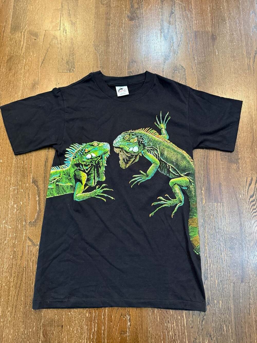 Vintage 90s Harlequin Iguana Graphic T-Shirt Size Small